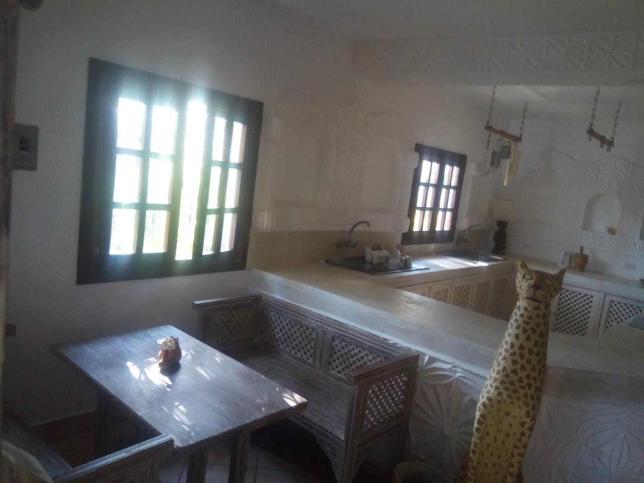 Pashmina House Bed and Breakfast Watamu Exteriör bild