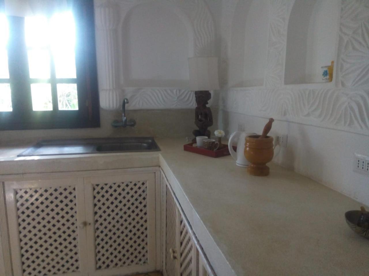 Pashmina House Bed and Breakfast Watamu Exteriör bild