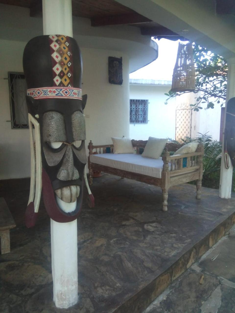 Pashmina House Bed and Breakfast Watamu Exteriör bild