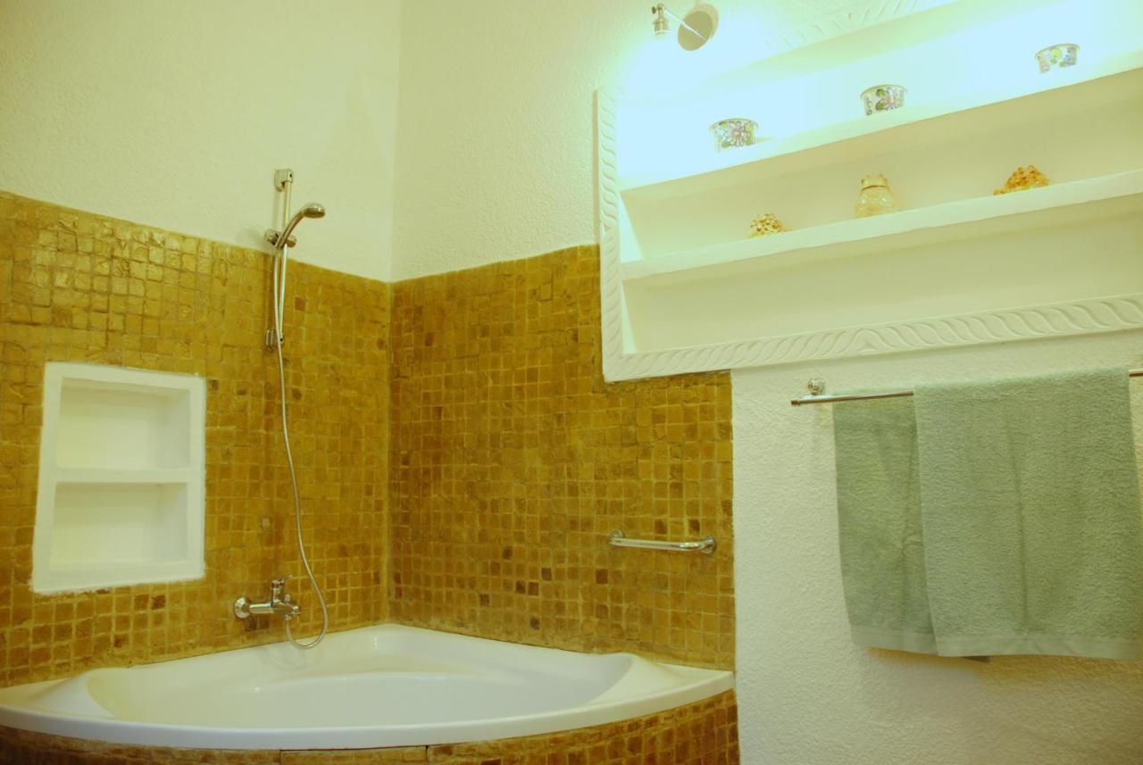Pashmina House Bed and Breakfast Watamu Exteriör bild