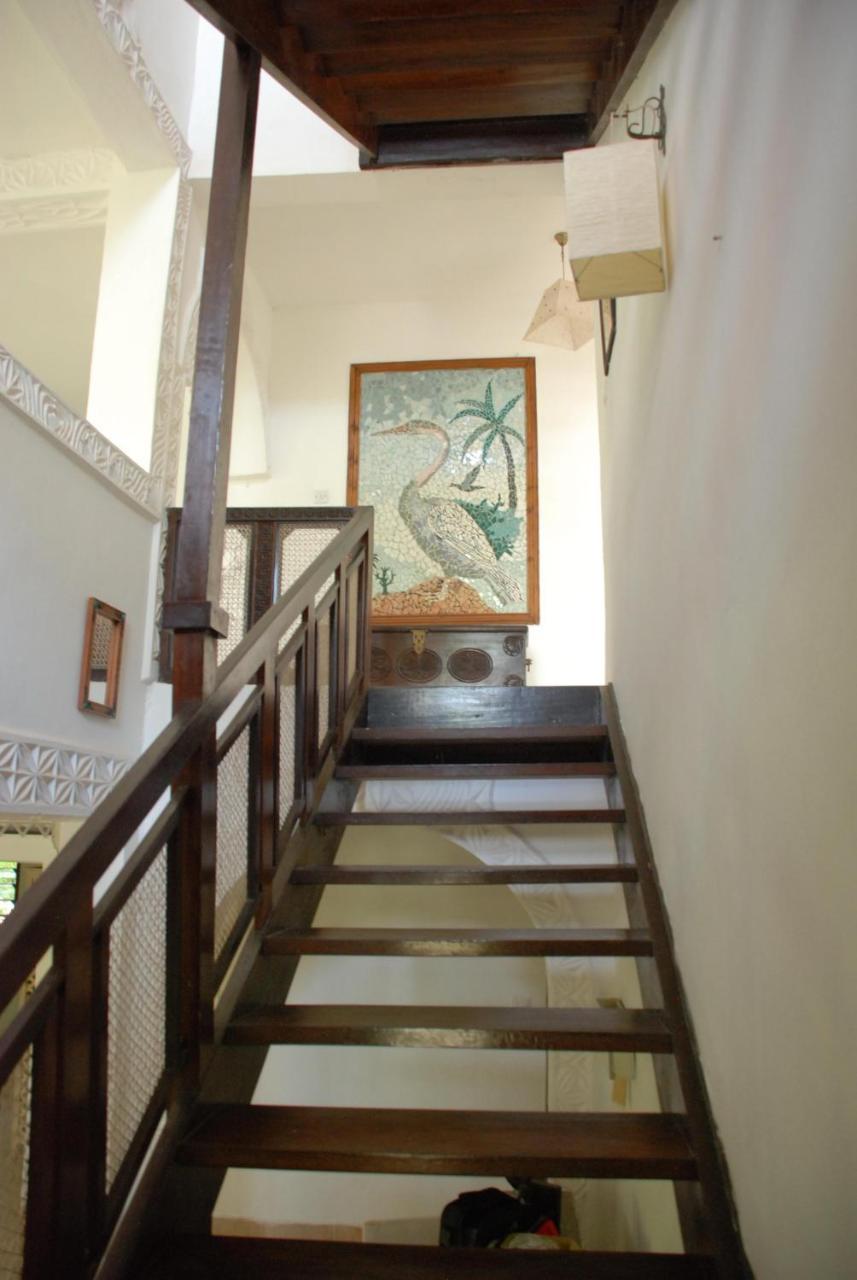 Pashmina House Bed and Breakfast Watamu Exteriör bild