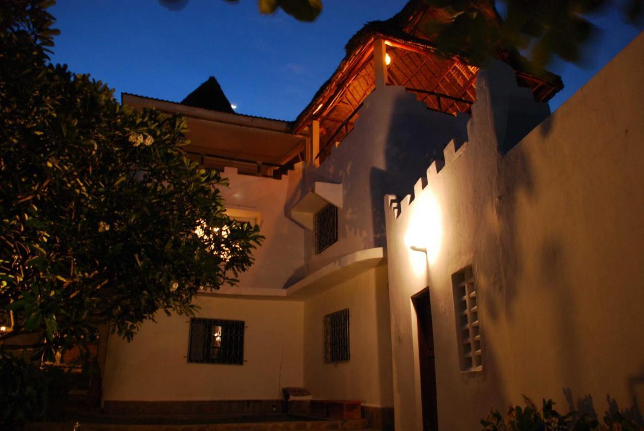 Pashmina House Bed and Breakfast Watamu Exteriör bild