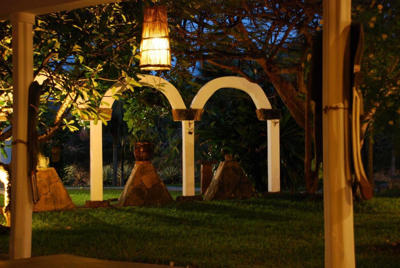 Pashmina House Bed and Breakfast Watamu Exteriör bild