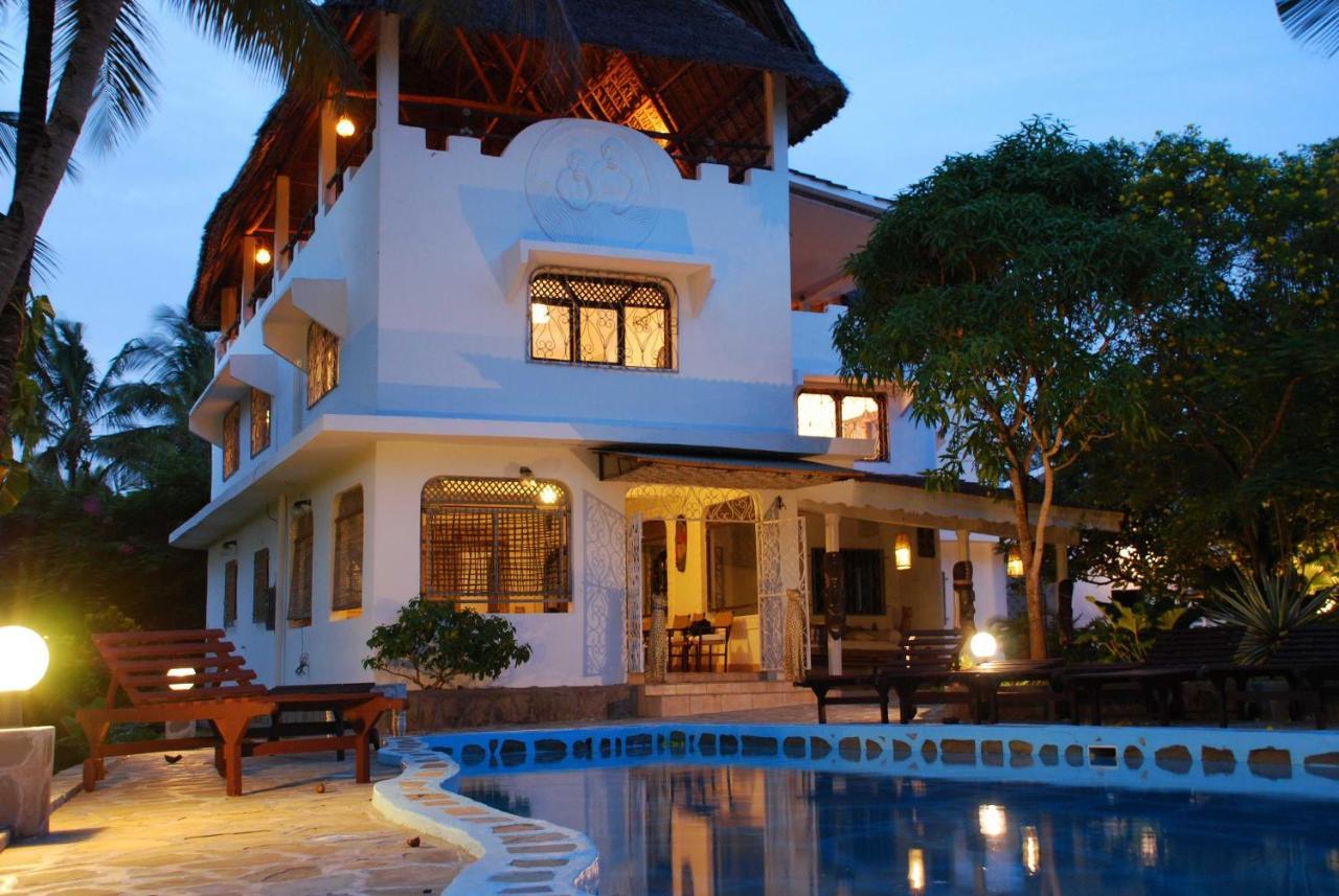 Pashmina House Bed and Breakfast Watamu Exteriör bild
