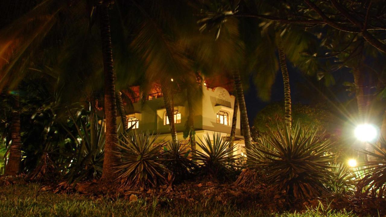 Pashmina House Bed and Breakfast Watamu Exteriör bild