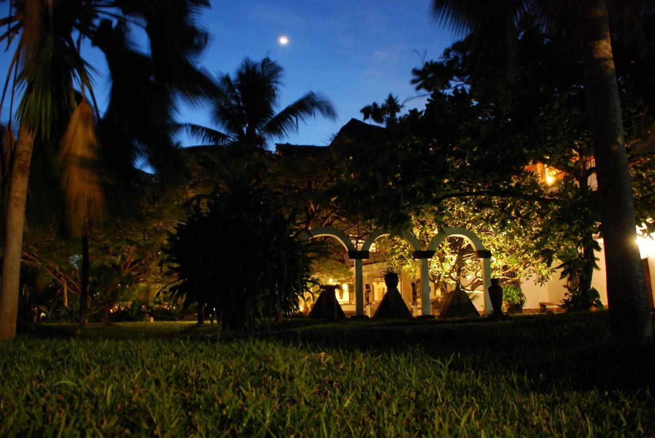 Pashmina House Bed and Breakfast Watamu Exteriör bild