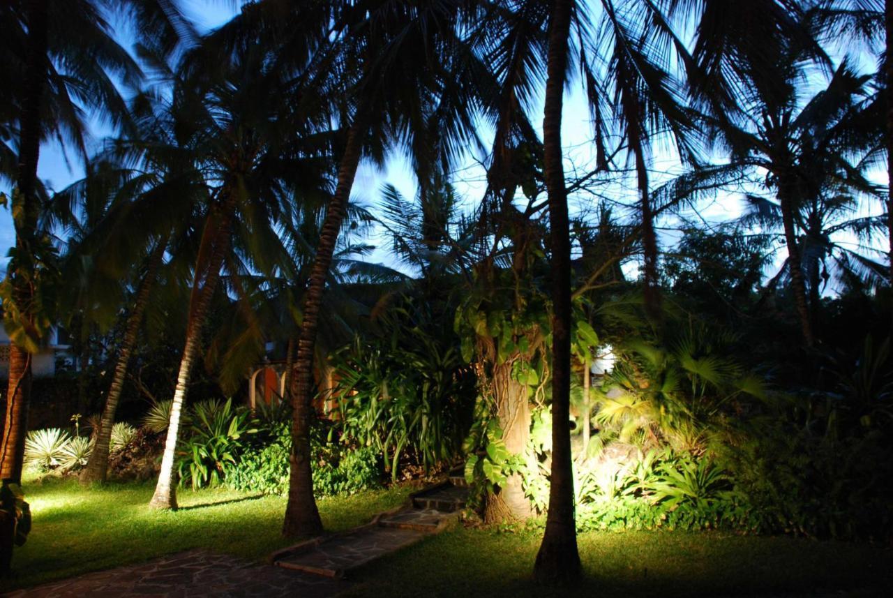Pashmina House Bed and Breakfast Watamu Exteriör bild