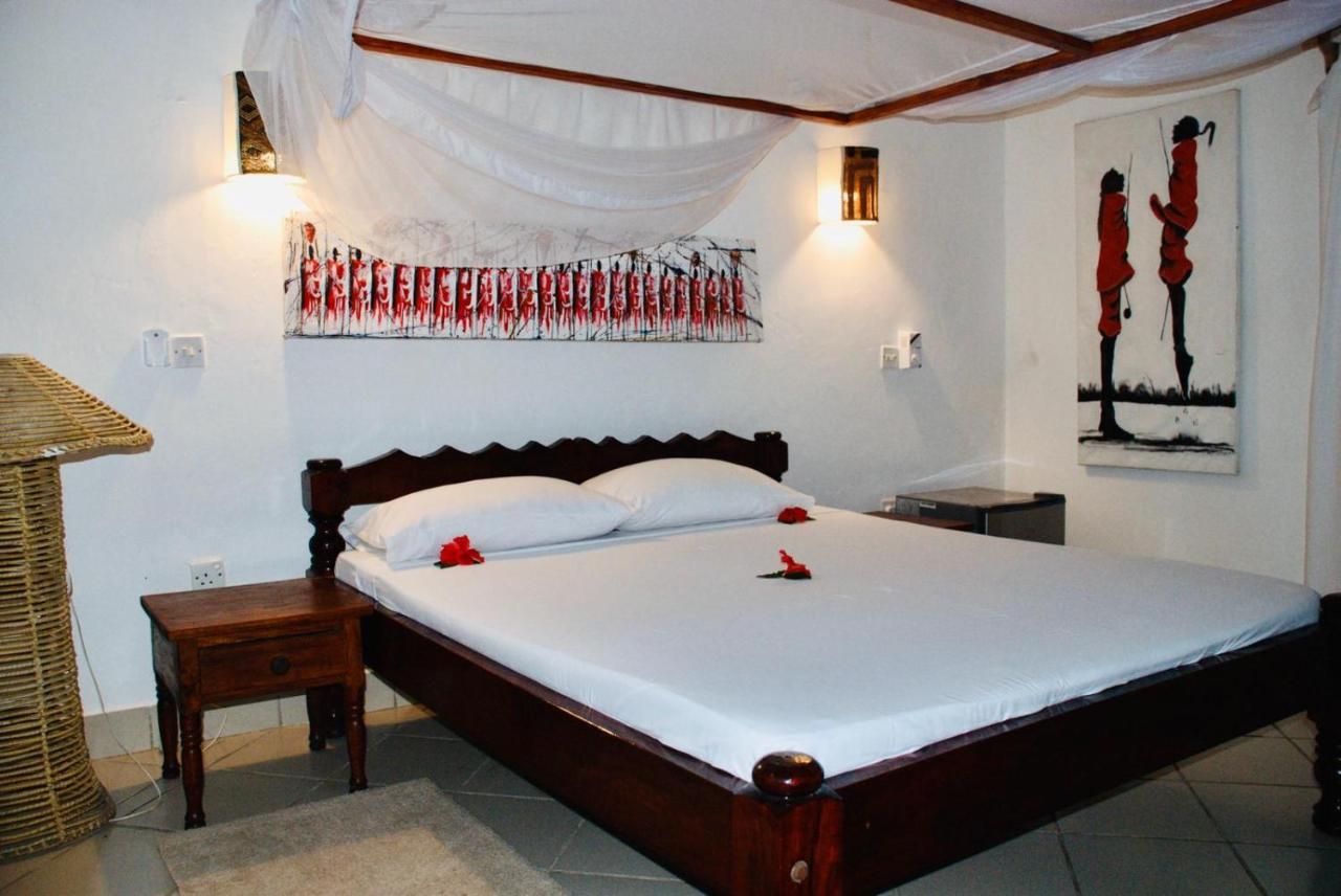 Pashmina House Bed and Breakfast Watamu Exteriör bild